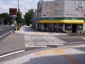 一つ目の横断歩道の写真です。