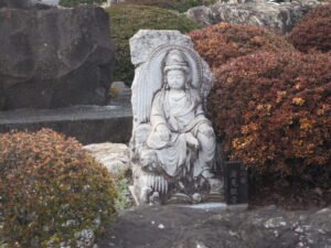 足利三十三観音霊場巡り:定年寺の観音像の写真です。