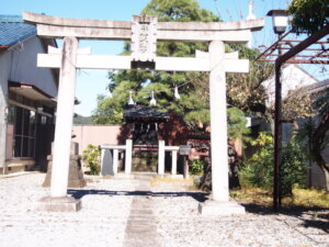 逆さ藤神社の写真です。