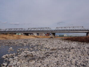 渡良瀬川右岸西側から撮った写真です。