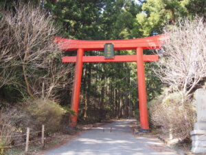 厳島神社最初の鳥居の写真です。