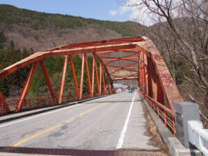 神子内川に架かる橋の写真です。