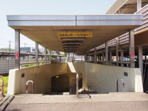 足利駅地下連絡通路の写真です。