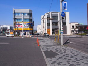 横断して右に進んだ風景です。