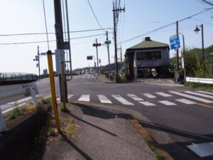渡良瀬橋北側交差点の写真です。