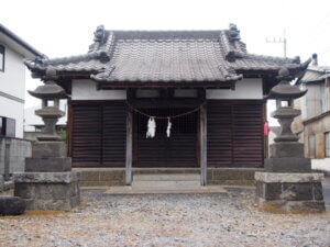 八雲神社（五十部町）の社殿の写真です。