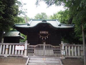 「八雲神社」の社殿の写真です。