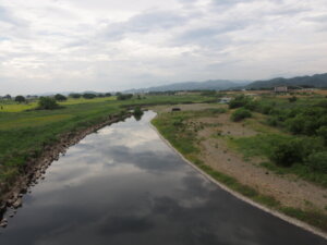 川崎橋上流の風景写真です。