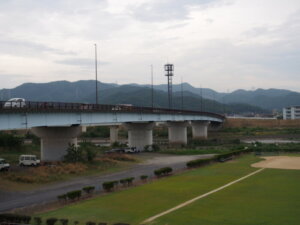 「鹿島橋」の写真です。