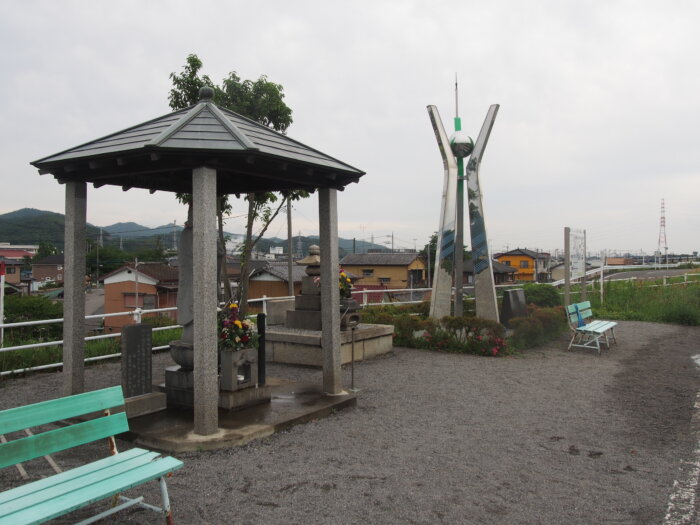 カスリーン台風で被害に遭った方々の慰霊碑の写真です。