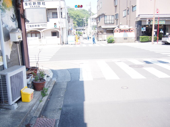 中央通り(67号線)の交差点の写真です。