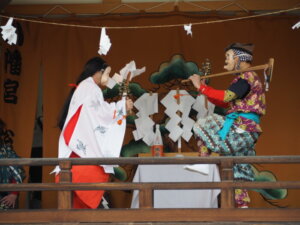 下野國一社八幡宮：奉納神楽「天岩戸」の写真です。