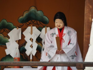 下野國一社八幡宮：奉納神楽「天岩戸」の写真です。