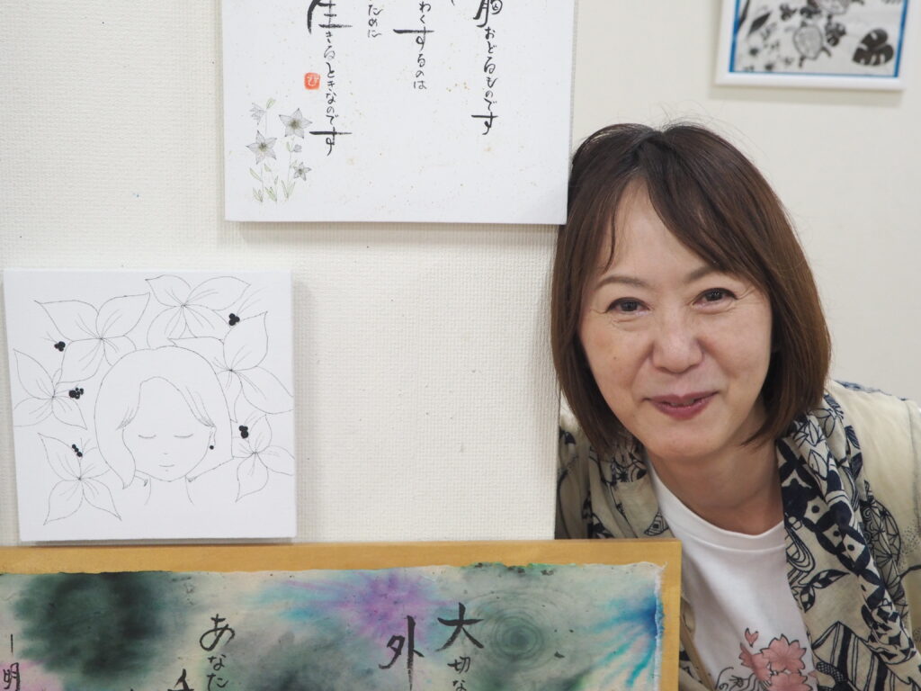 アーティストと作品の写真です。