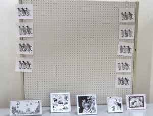 ゆるゆる筆文字：デコリーナサロンアート展の写真です。