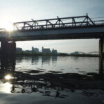 渡良瀬橋の朝日の写真です。