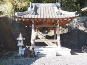 常念寺 鐘楼の写真です。