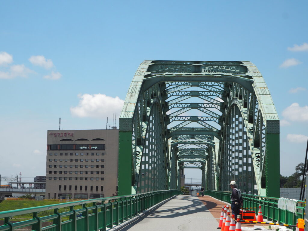 中橋架け替え工事:3連アーチ橋開通後の写真です。