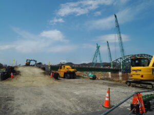 中橋南たもとの工事の写真です。