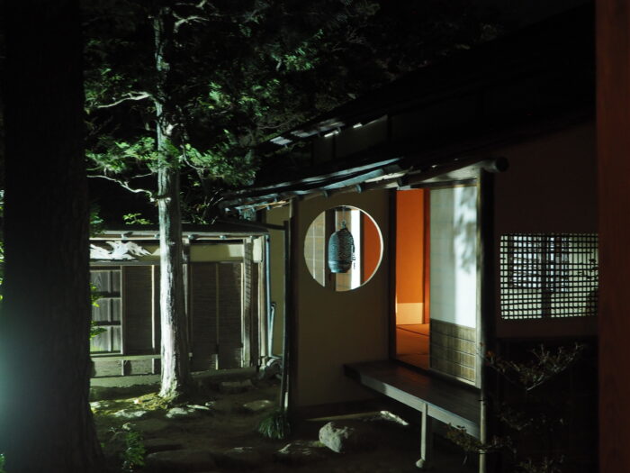 物外軒庭園茶室の写真です。