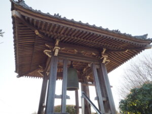 足利三十三観音霊場巡り：長昌寺の鐘楼堂の写真です。