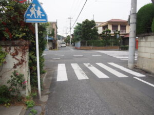 大きな十字路の写真です。