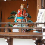 下野國一社八幡宮：奉納神楽「天狗の舞」の写真です。