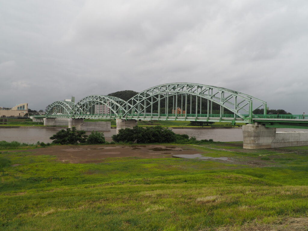 豪雨後の中橋下流の写真です。