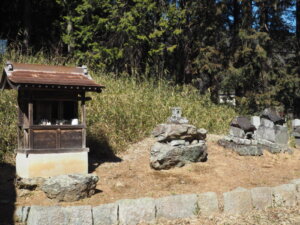 江川八幡宮：境内社の写真です。