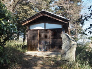 江川八幡宮：祭具殿の写真です。