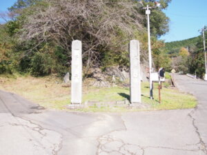 「男坂」登山口の写真です。