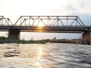 渡良瀬橋の夕日の写真です。
