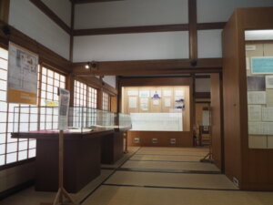 足利学校：展示コーナーの写真です。