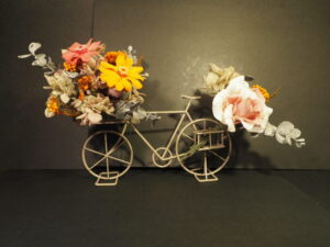 プリザーブドフラワー：花の自転車の写真です。
