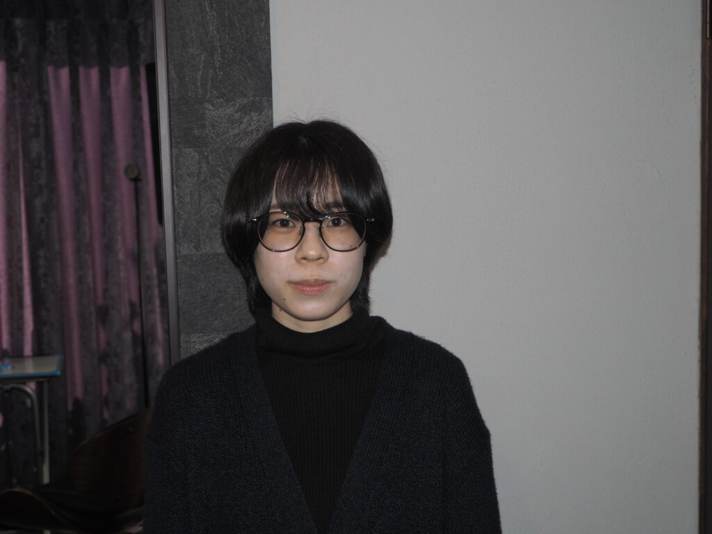 FM DAMONOパーソナリティー「あゆこ」さんの写真です。Permission granted for publication