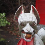 出世稲荷神社：狐の写真です。
