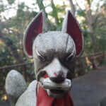 出世稲荷神社：狐の写真です。