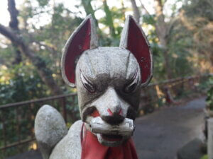 出世稲荷神社：狐の写真です。