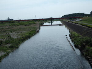 中橋中央から渡良瀬川下流を望む写真です。