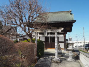 足利三十三観音霊場巡り：福居 龍泉寺境内にある稲荷神社の写真です。