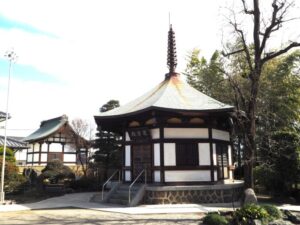 足利三十三観音霊場巡り：福居 龍泉寺の位牌殿の写真です。