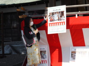 足利織姫神社：神楽の案内の写真です。