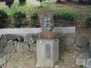 織姫神社：「しあわせの絆」像の写真です。