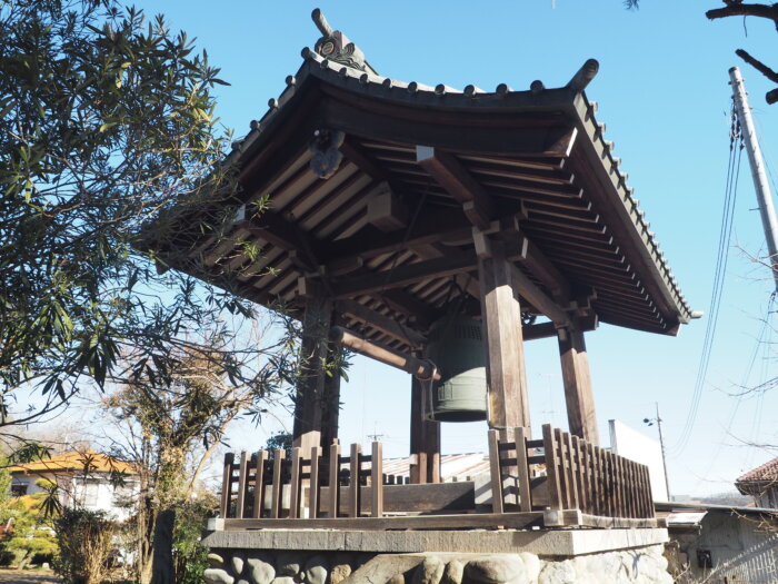 法楽寺:鐘楼の写真です。