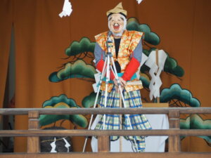 下野國一社八幡宮：奉納神楽「ひょっとこ」の写真です。