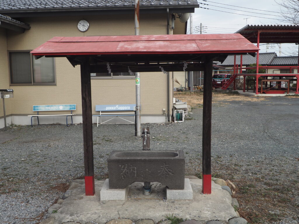 芋森神明宮：手水舎の写真です。