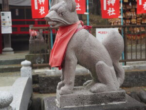 門田稲荷神社：狐の写真です。