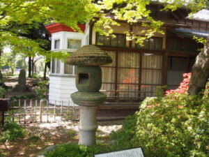 日本最古の燈篭の写真です。