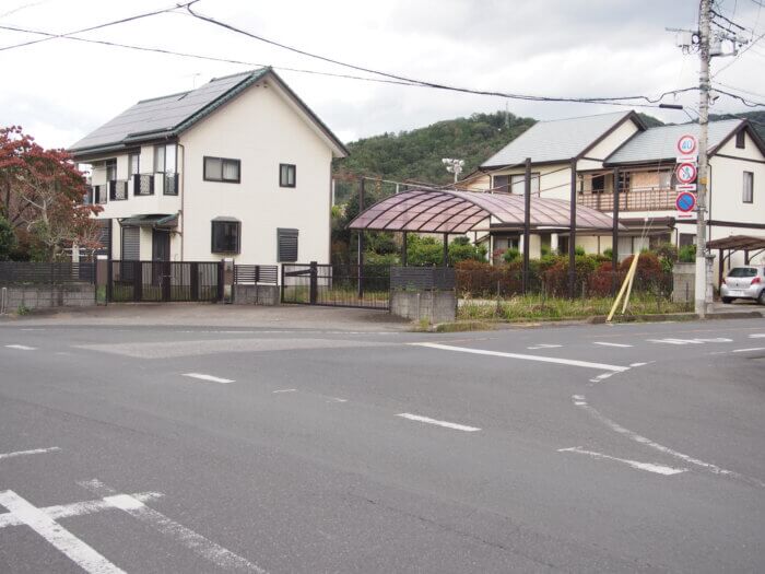 丁字路の写真です。