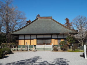 足利三十三観音霊場巡り：覚本寺の本堂の写真です。